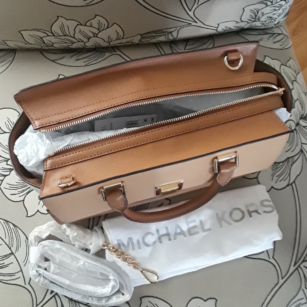 🌸SALE🌸Michael Kors Tricolor Satchel - Picture 7 of 8